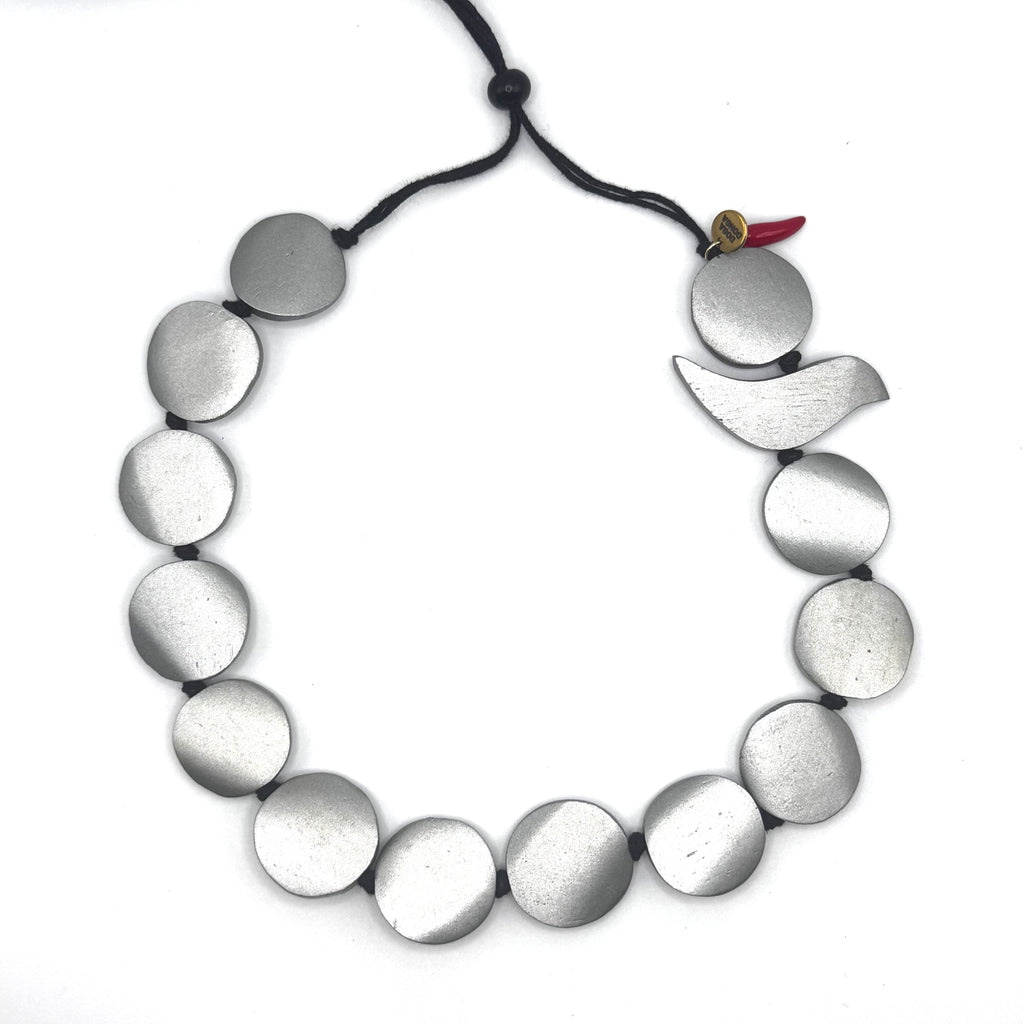 Collar Kecil Plateado