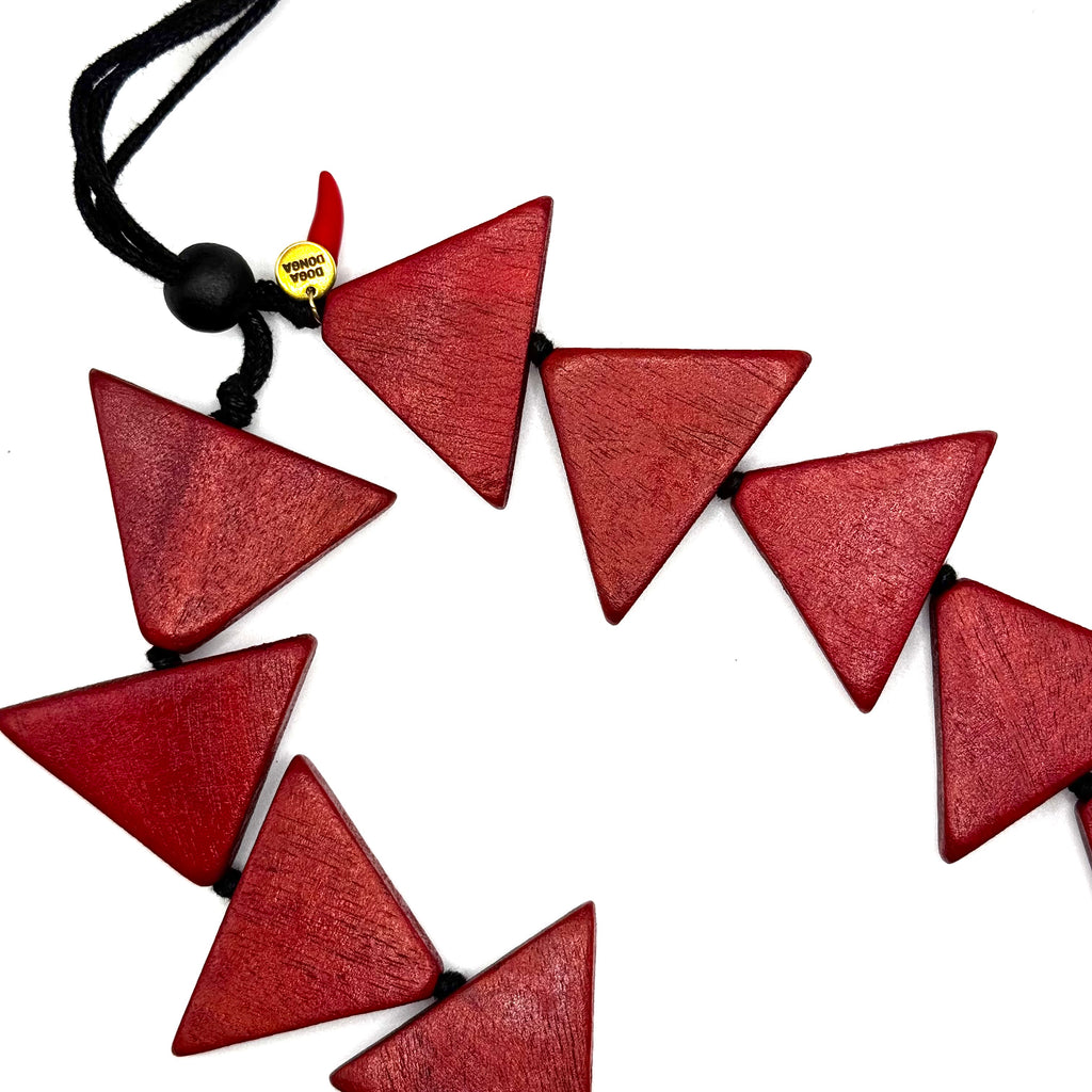 Collar Segitiga Rojo